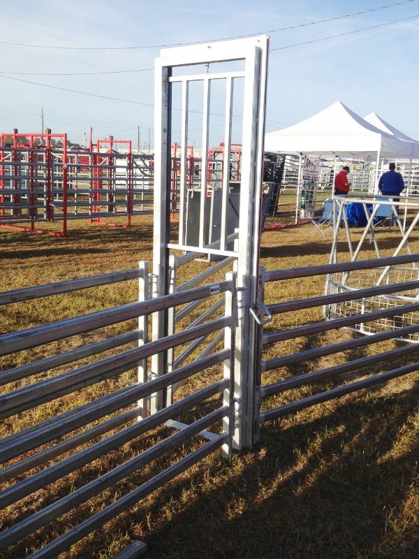SGG Brazzen Sheep Lift-up Guillotine Gate 2